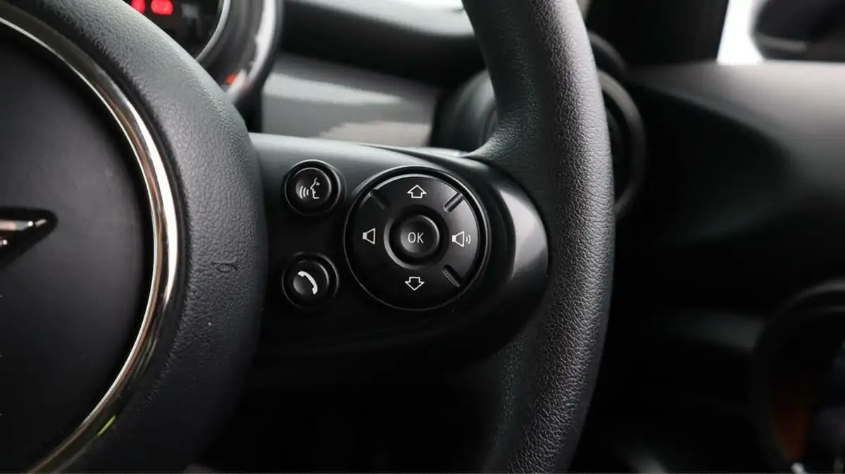 2020-mini-countryman-15-cooper-classic-auto-big-23