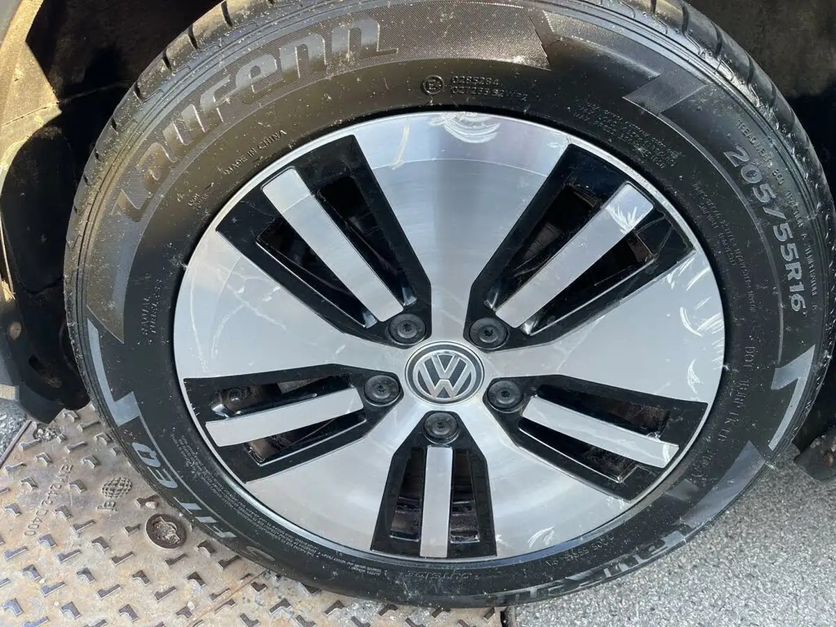2020-volkswagen-golf-e-e-golf-big-30