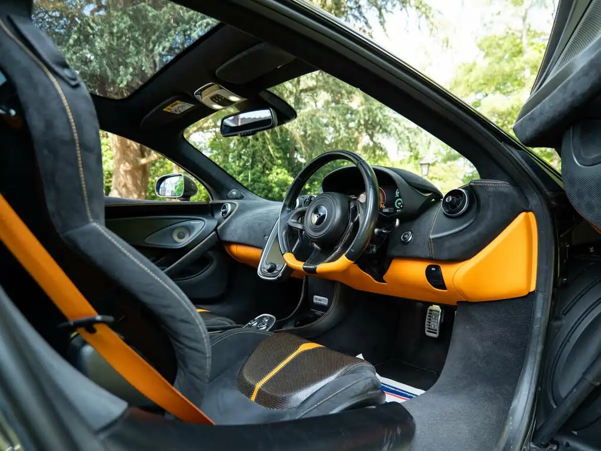 2017-mclaren-570gt-38-big-9