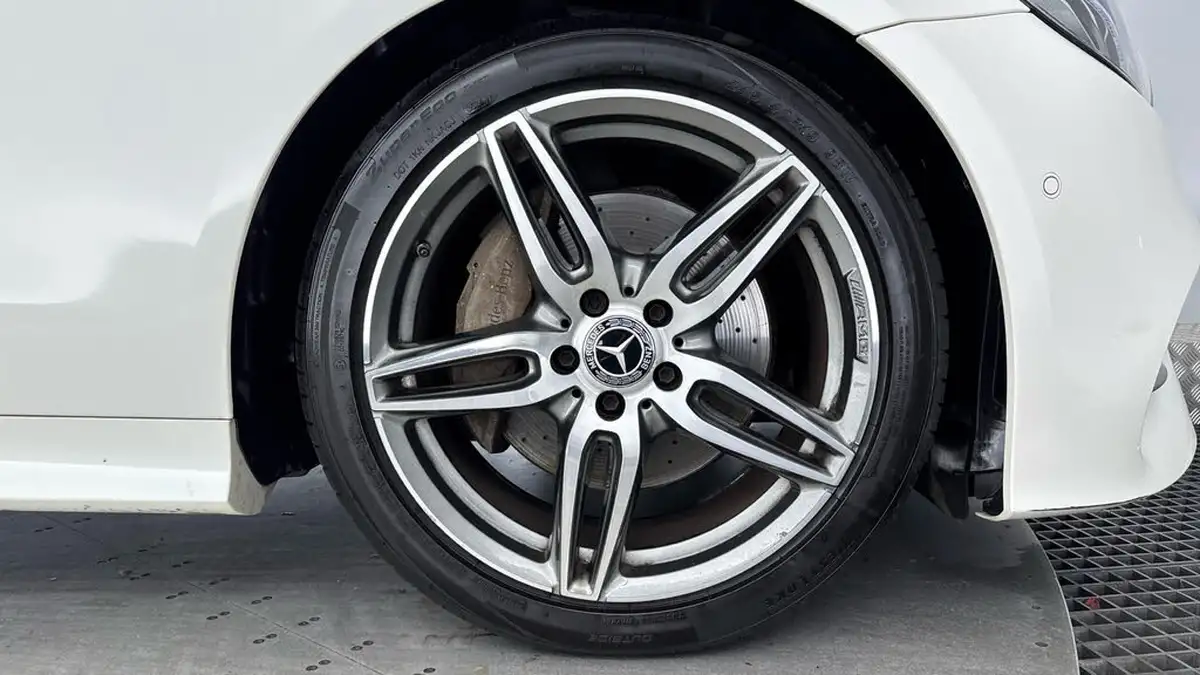 2020-mercedes-benz-e-class-20d-e300d-amg-line-premium-coupe-big-27