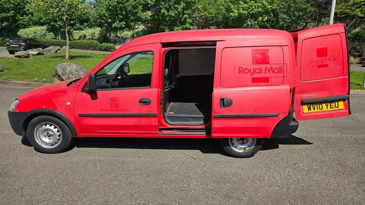 2010-vauxhall-combo-13td-1700-panel-big-9