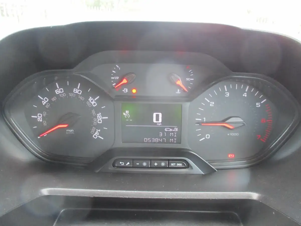 2020-peugeot-partner-15-bluehdi-1000-professional-100ps-eu6dt-panel-big-12