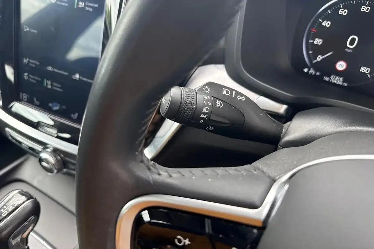 2019-volvo-v60-20td-d4-cross-country-big-51