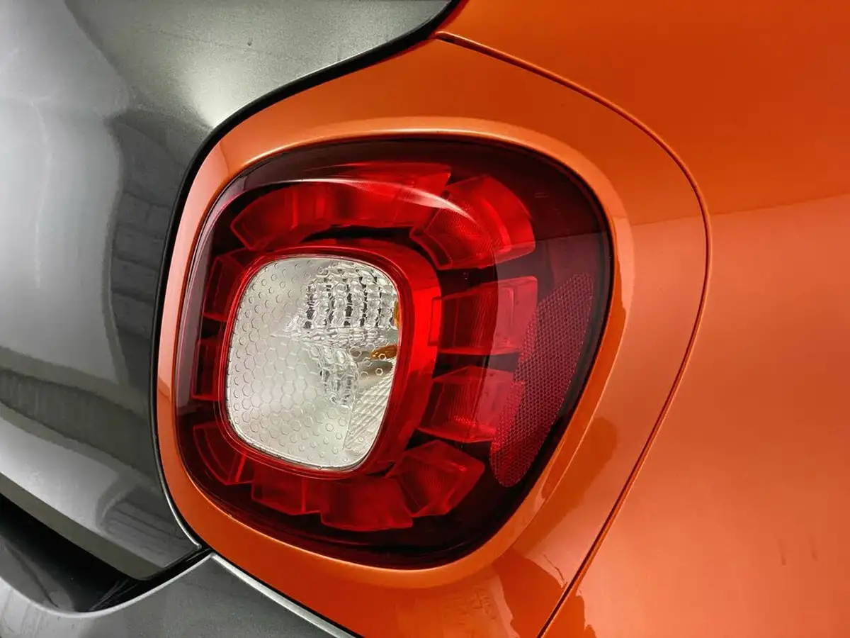 2015-smart-forfour-09-edition-1-big-37