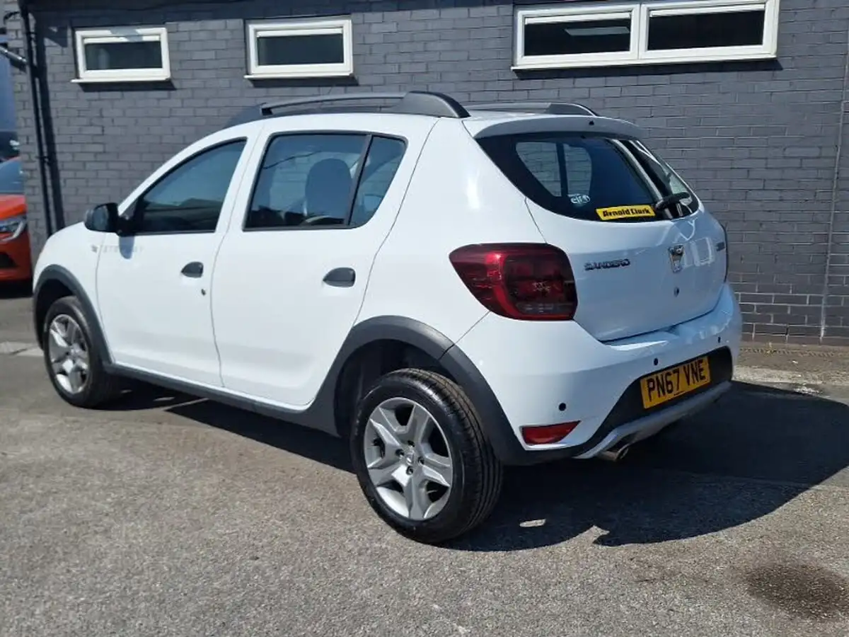 2017-dacia-sandero-stepway-15dci-laureate-big-1