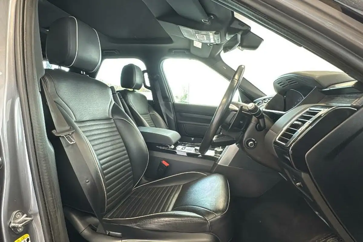 2019-land-rover-discovery-30-sd6-hse-big-17