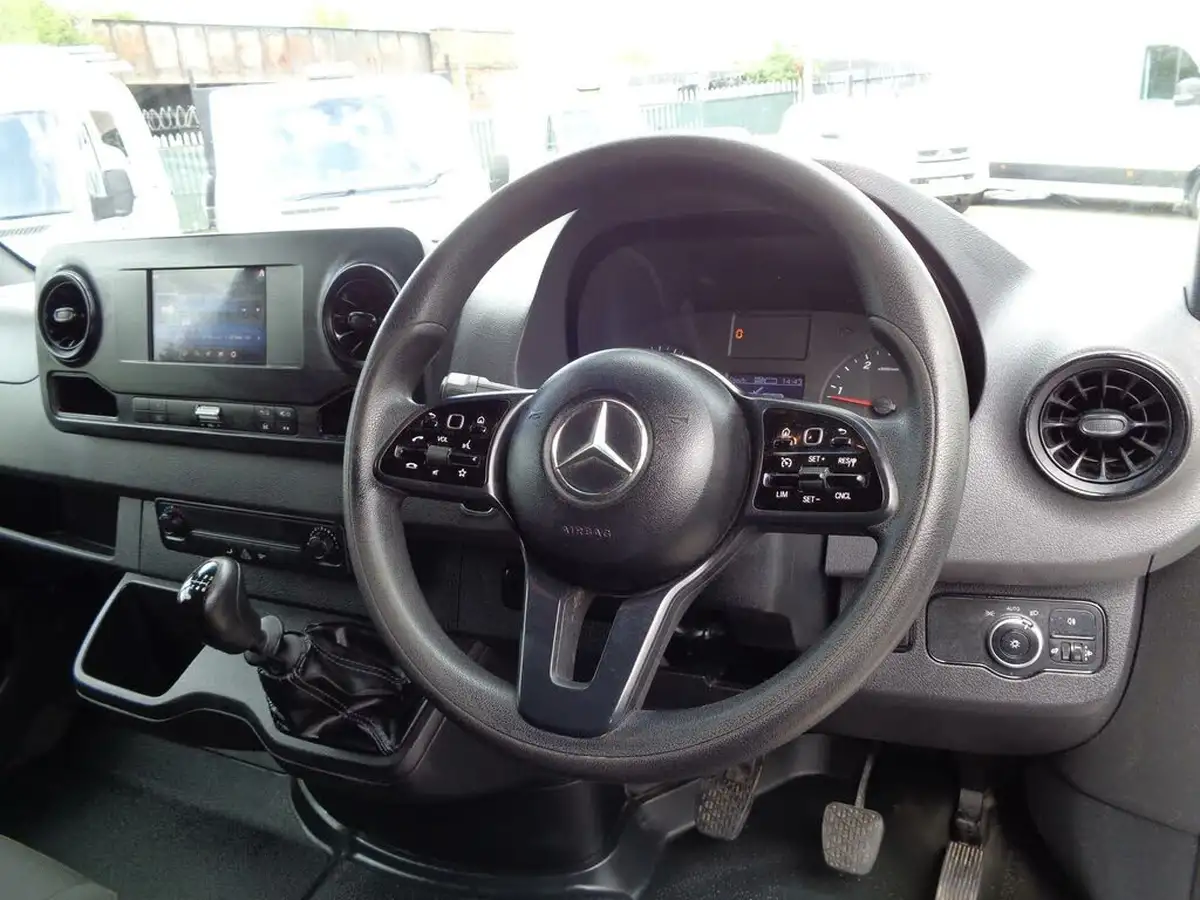 2019-mercedes-benz-sprinter-21cdi-314-l1h1-143pseu6c-panel-van-big-18