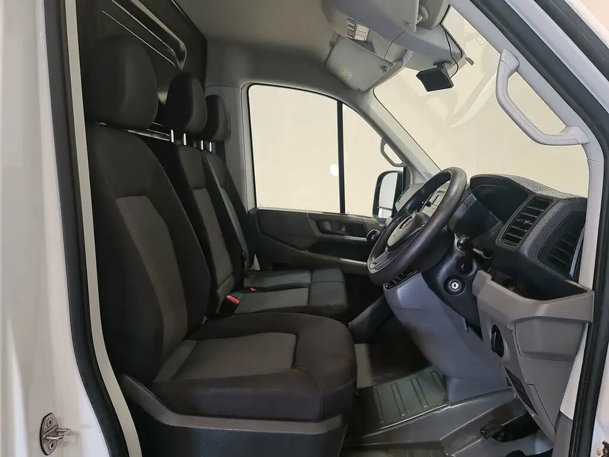 2021-volkswagen-crafter-20tdi-cr35-mwb-startline-140pseu6dt-e-rwd-panel-van-big-2