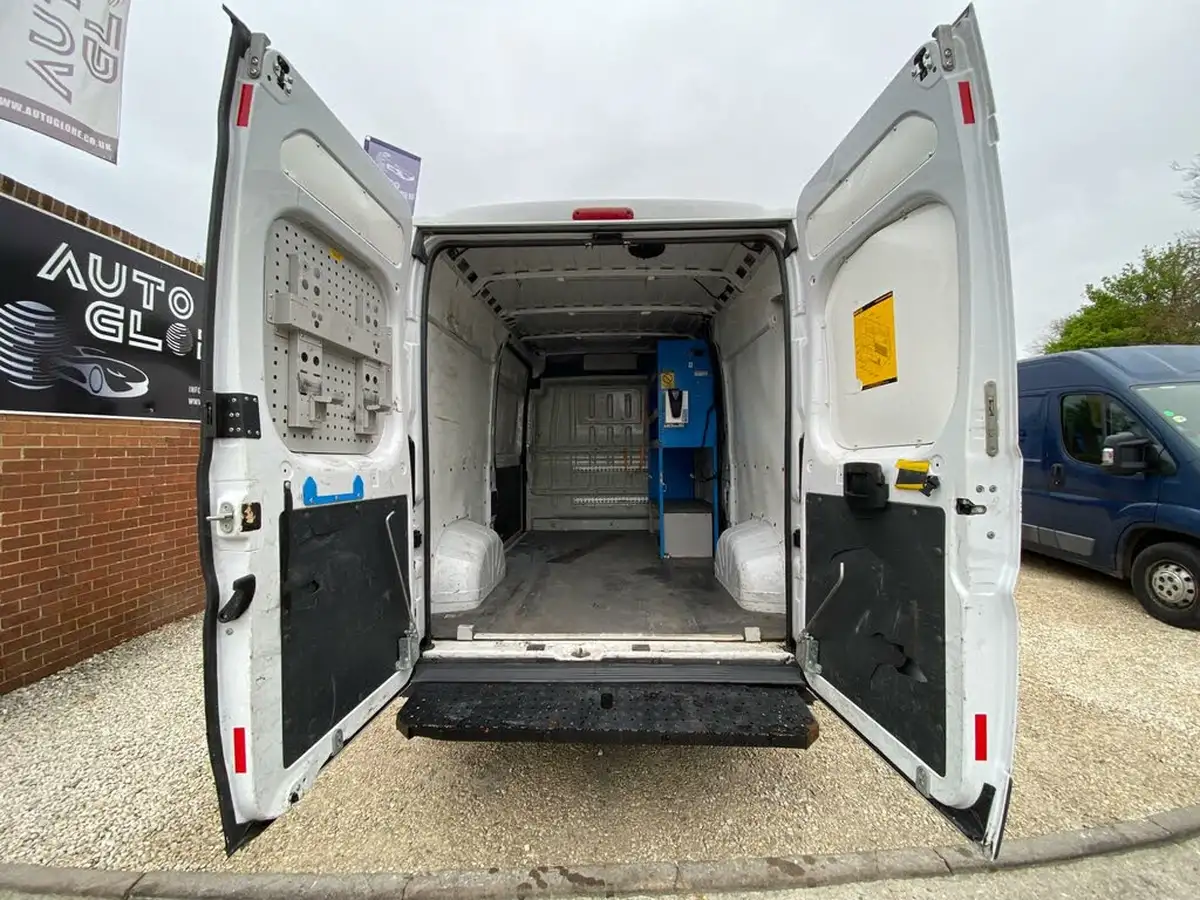 2017-fiat-ducato-20td-35-lh2-panel-big-38
