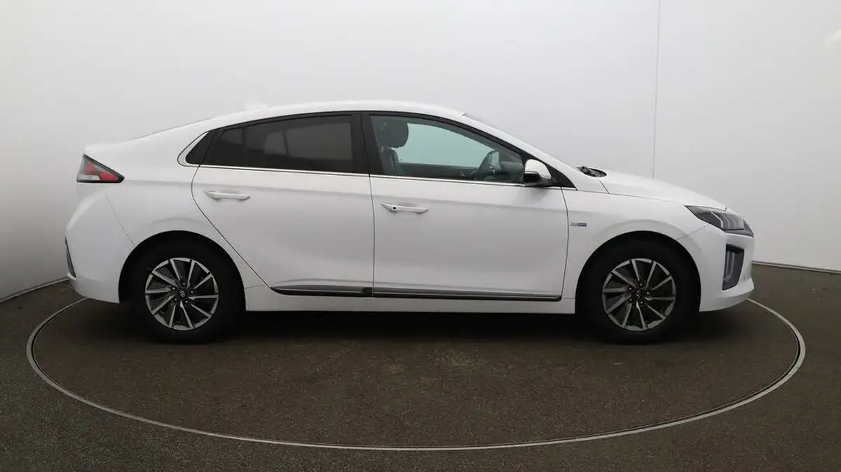 2021-hyundai-ioniq-e-premium-se-electric-100kw-big-41