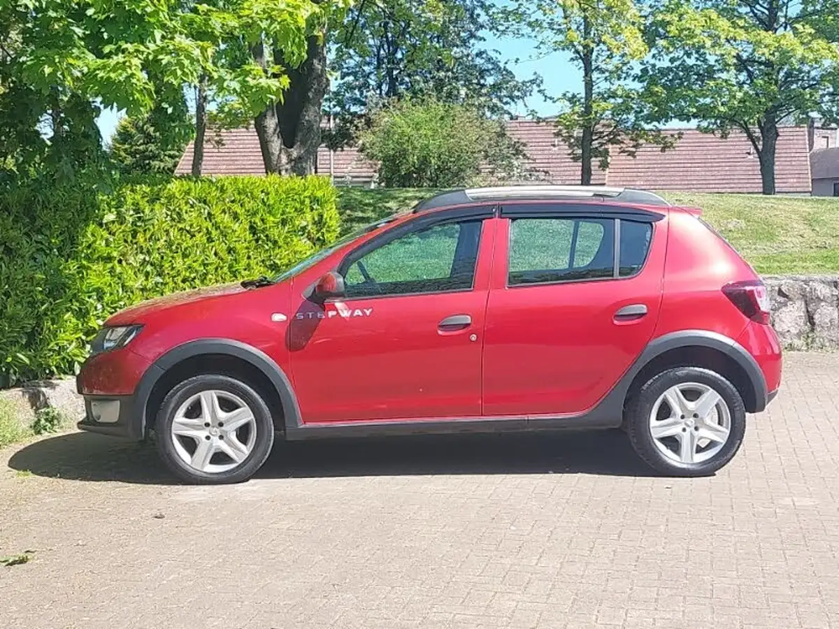 2013-dacia-sandero-stepway-09-laureate-big-3