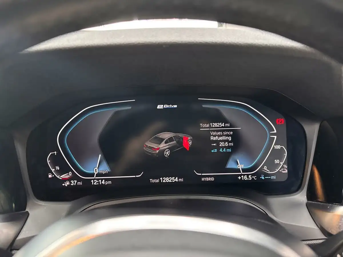 2020-bmw-3-series-20-330e-m-sport-saloon-4d-big-38