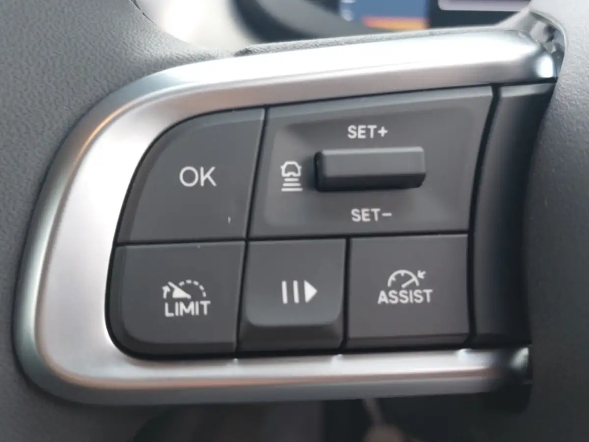 2025-jeep-avenger-12-gse-summit-big-11