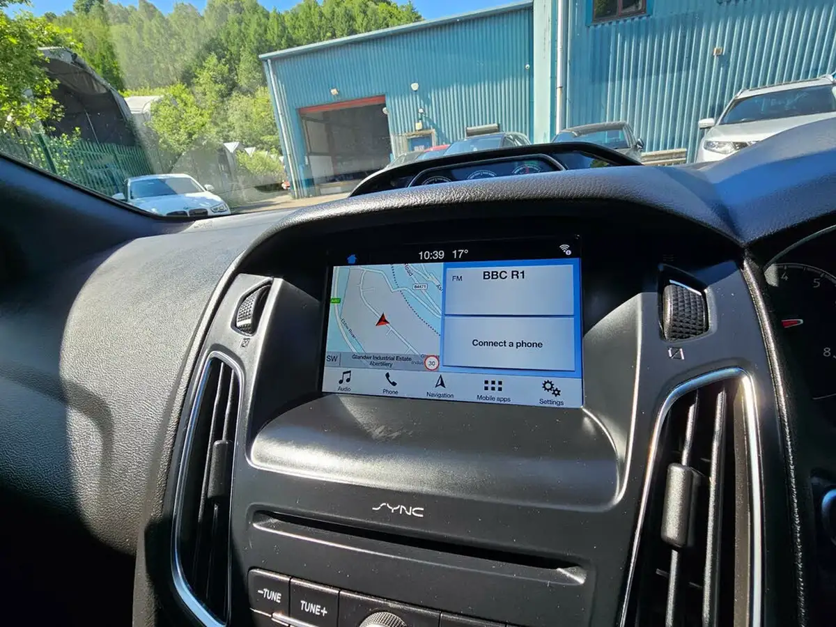 2017-ford-focus-20t-st3-hatchback-big-21