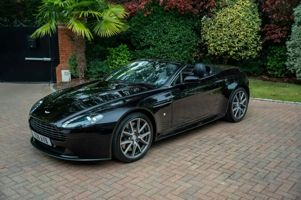 2011-aston-martin-vantage-47-s-roadster-convertible-big-19