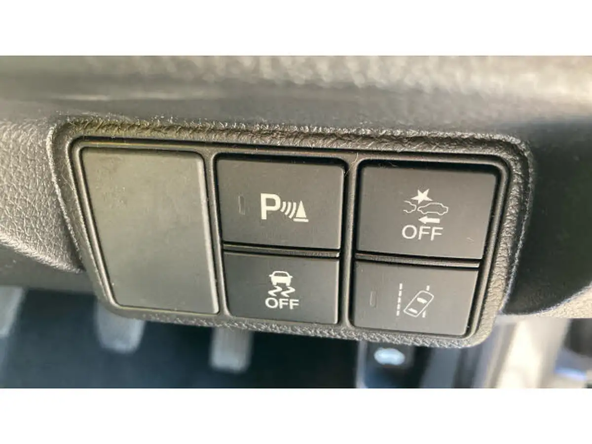 2021-honda-civic-10-vtec-turbo-se-hatchback-5d-big-16