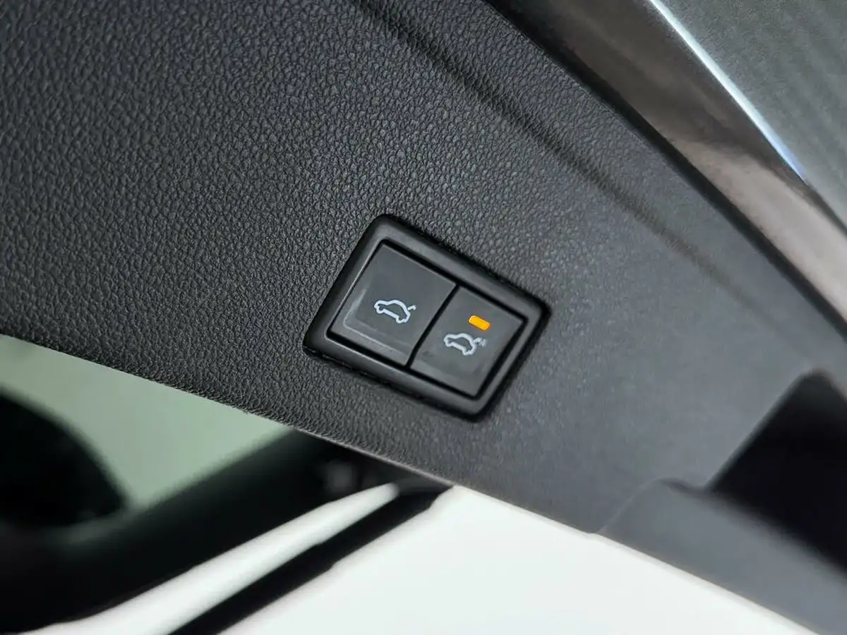 2022-volkswagen-touareg-30tsi-black-edition-big-11