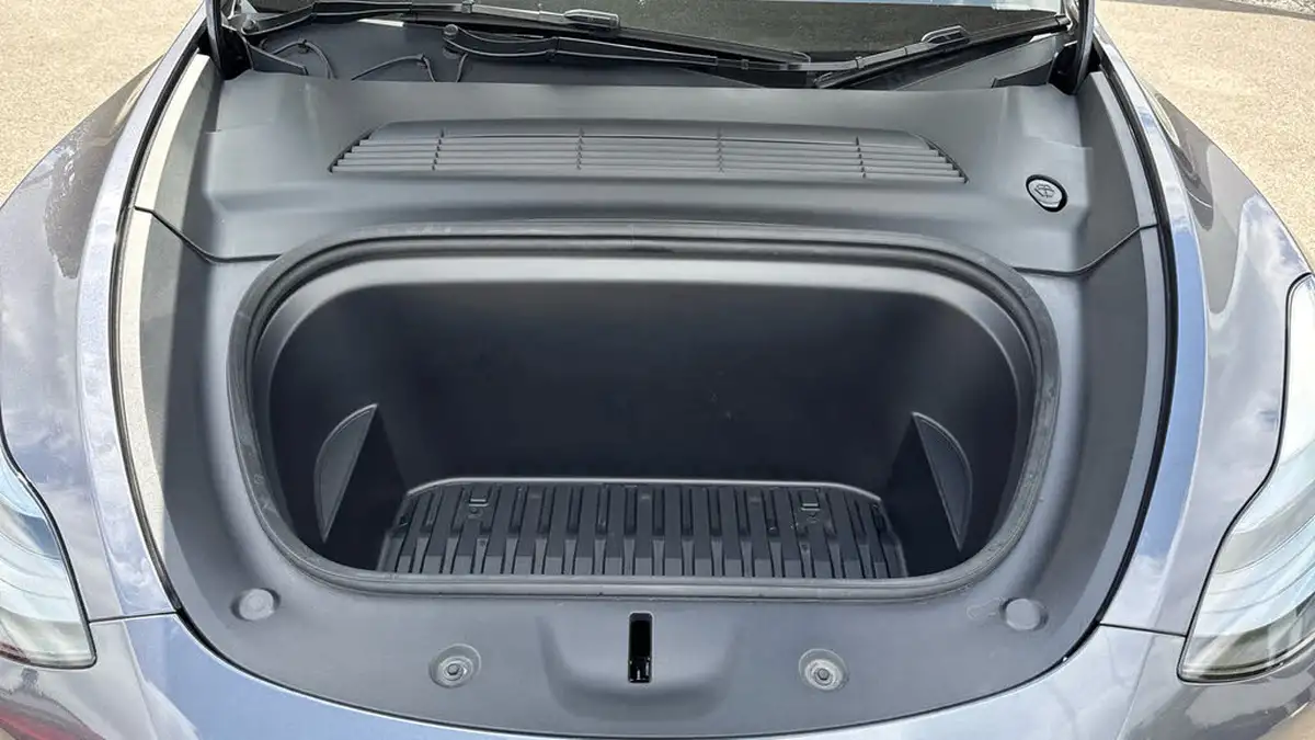 2023-tesla-model-y-e-rwd-big-9