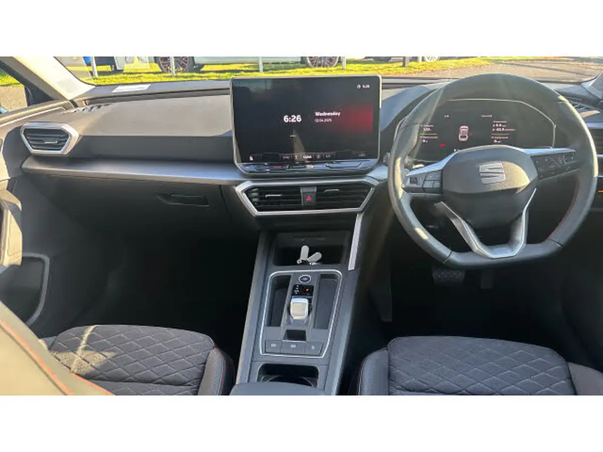 2025-seat-leon-15-e-hybrid-fr-black-edition-hatchback-big-8