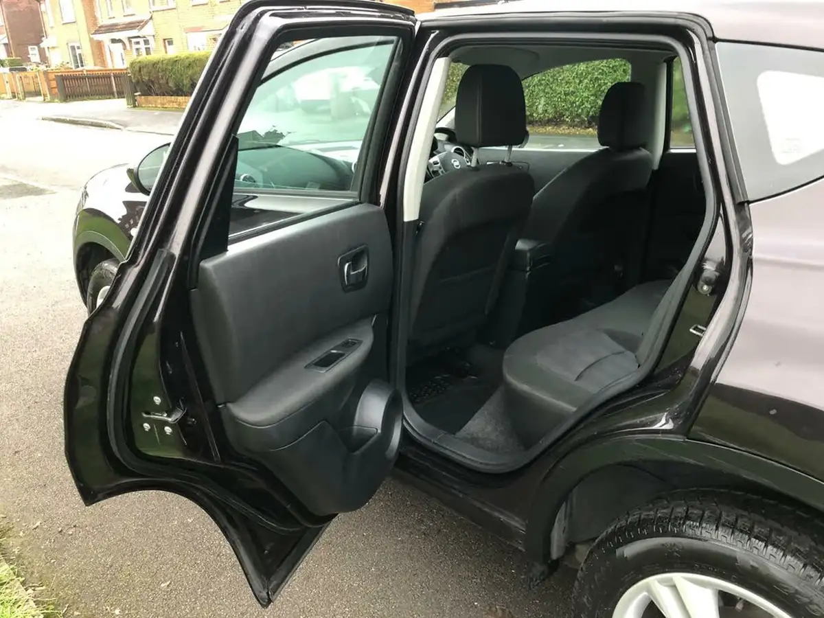 2012-nissan-qashqai-15td-acenta-big-31