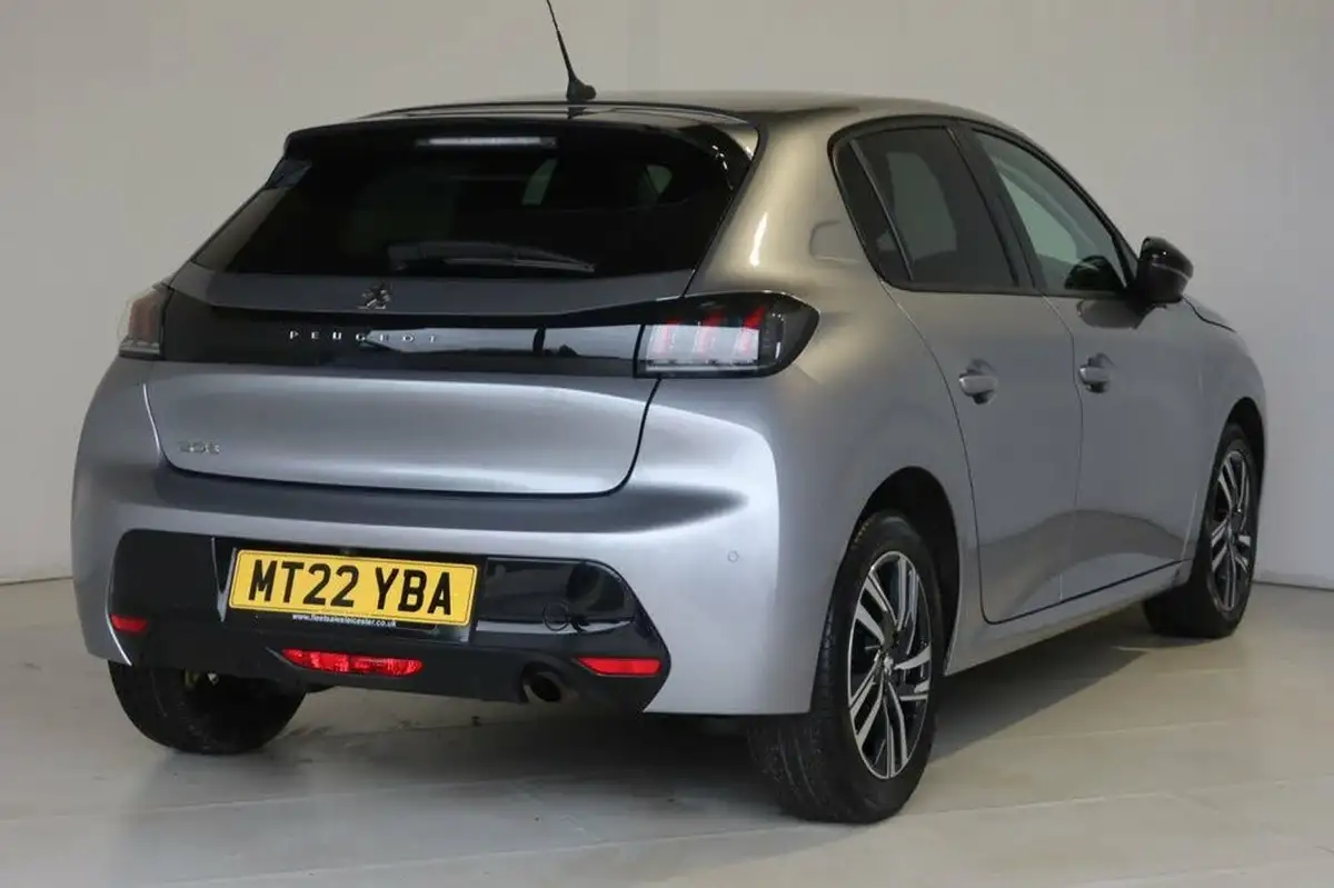 2022-peugeot-208-15-bluehdi-allure-premium-big-13