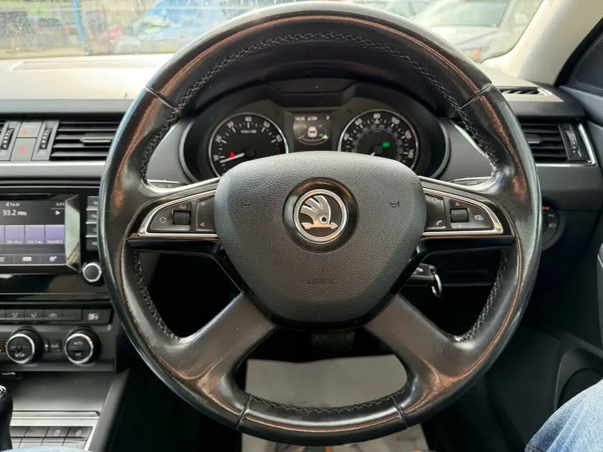 2013-skoda-octavia-14-elegance-140ps-estate-1395cc-big-34