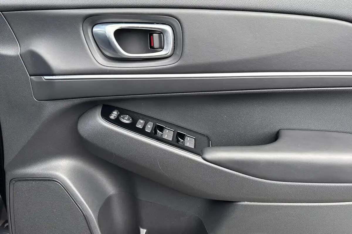 2022-honda-hr-v-15-i-mmd-advance-big-22