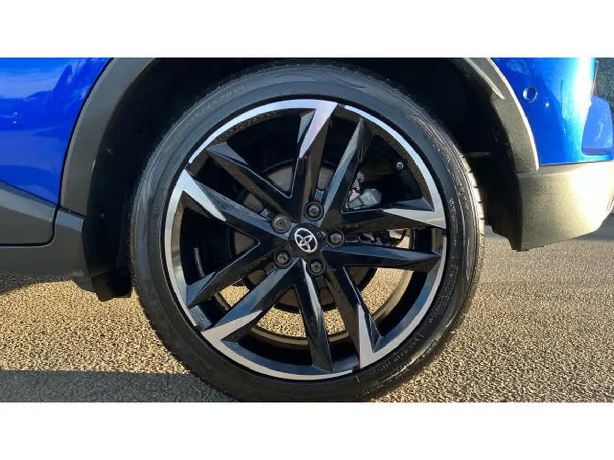 2022-toyota-c-hr-18-vvt-i-gr-sport-big-17