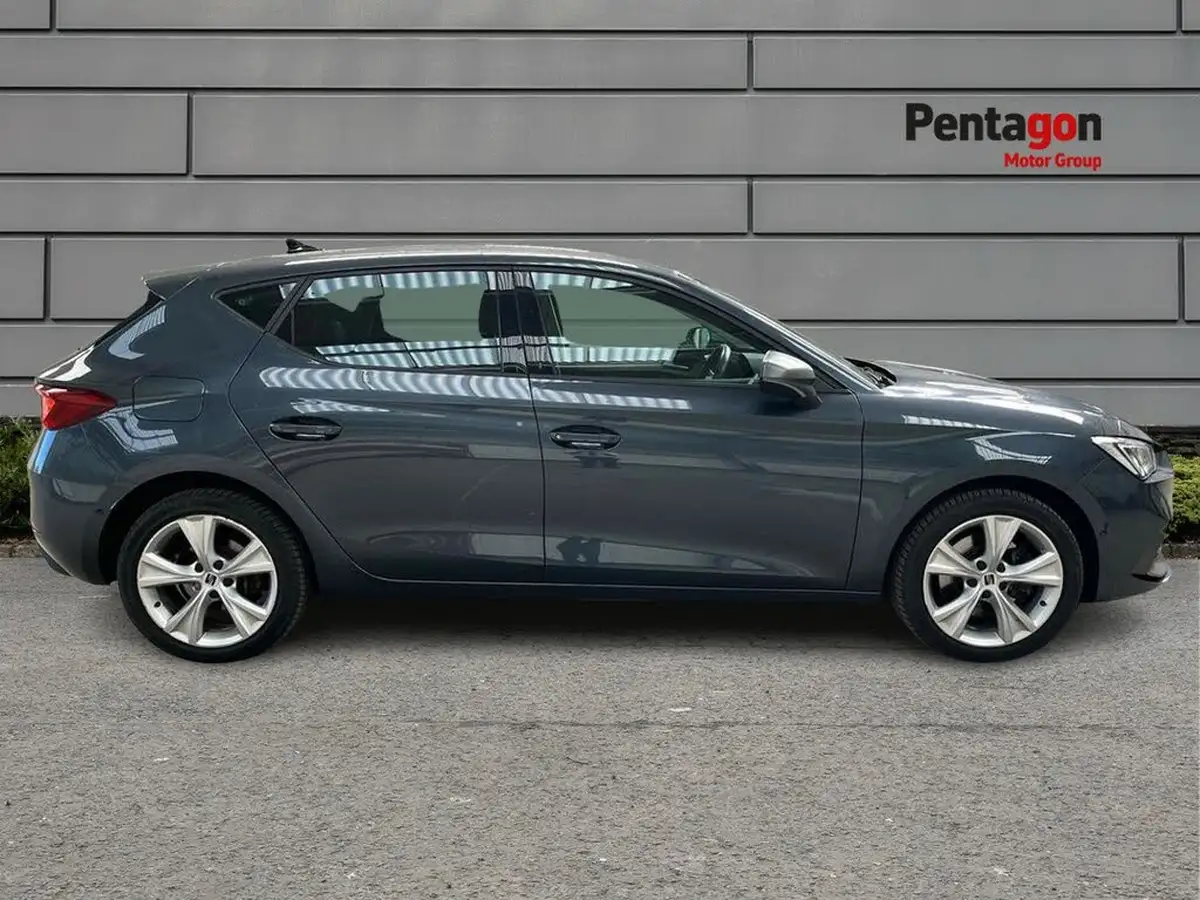 2021-seat-leon-14-e-hybrid-fr-hatchback-big-13