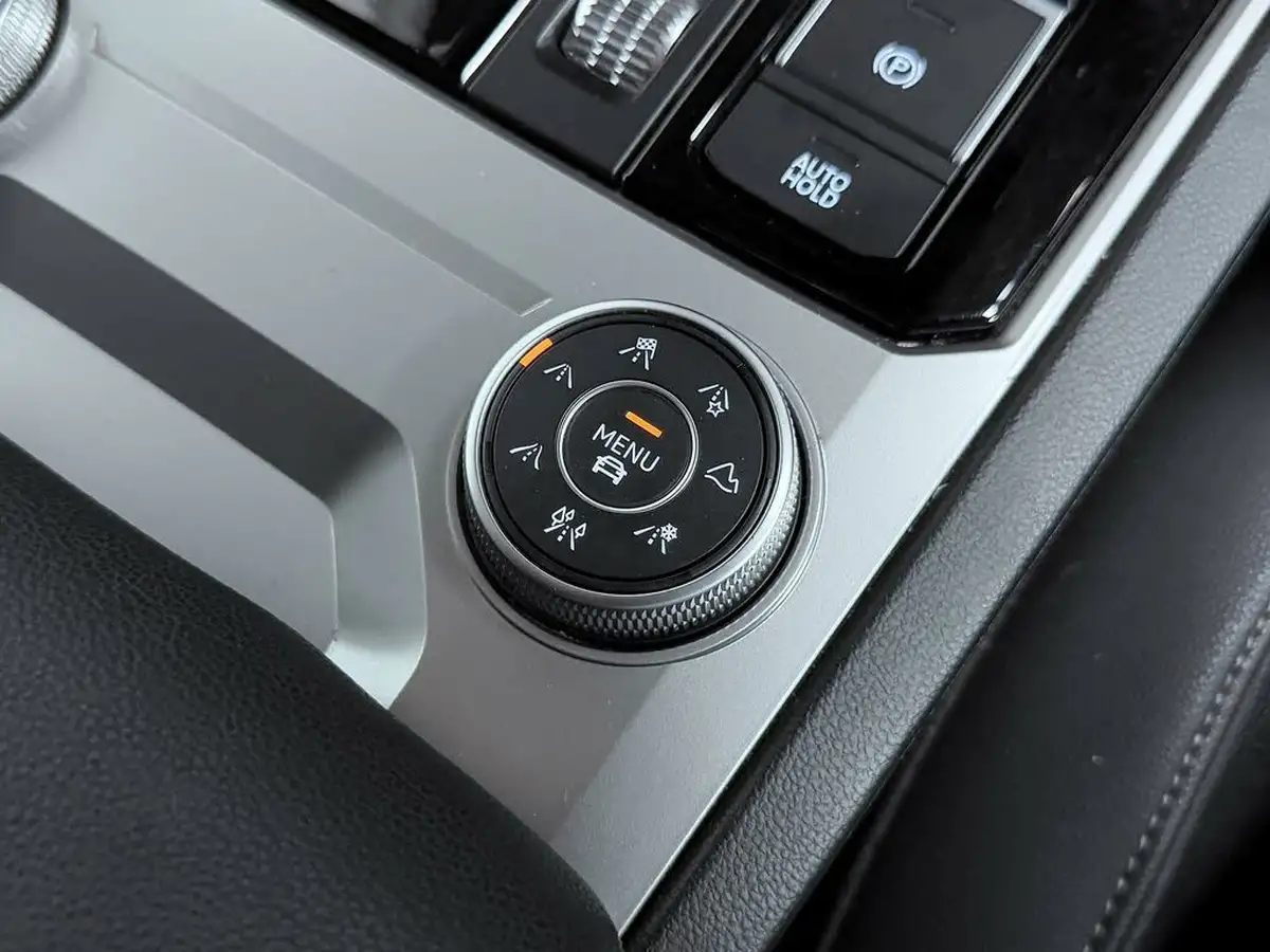 2022-volkswagen-touareg-30tsi-black-edition-big-35