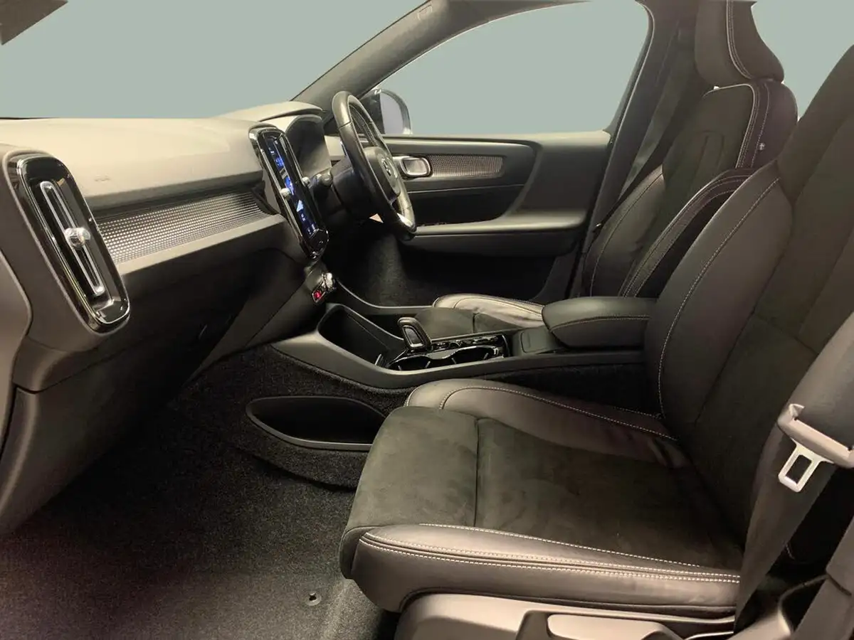 2021-volvo-xc40-15-t3-r-design-161bhp-auto-big-3