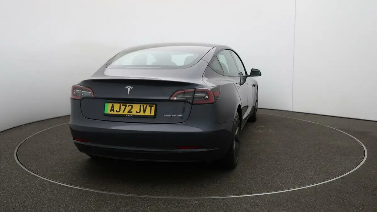 2022-tesla-model-3-e-long-range-big-54