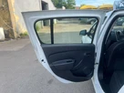 2013-dacia-sandero-12-laureate-small-17