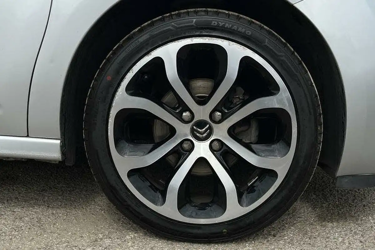 2015-citroen-c3-12-selection-big-7