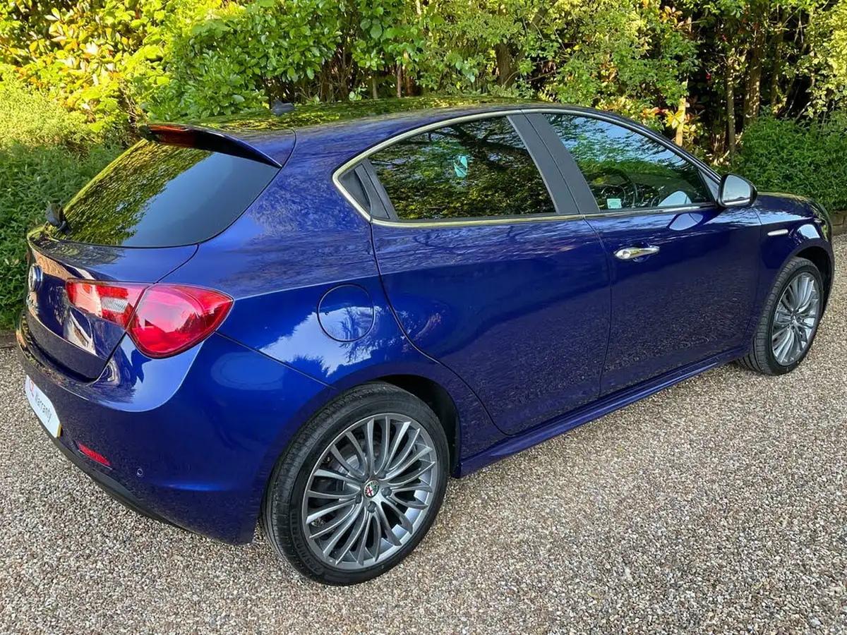 2016-alfa-romeo-giulietta-14-tb-collezione-big-1