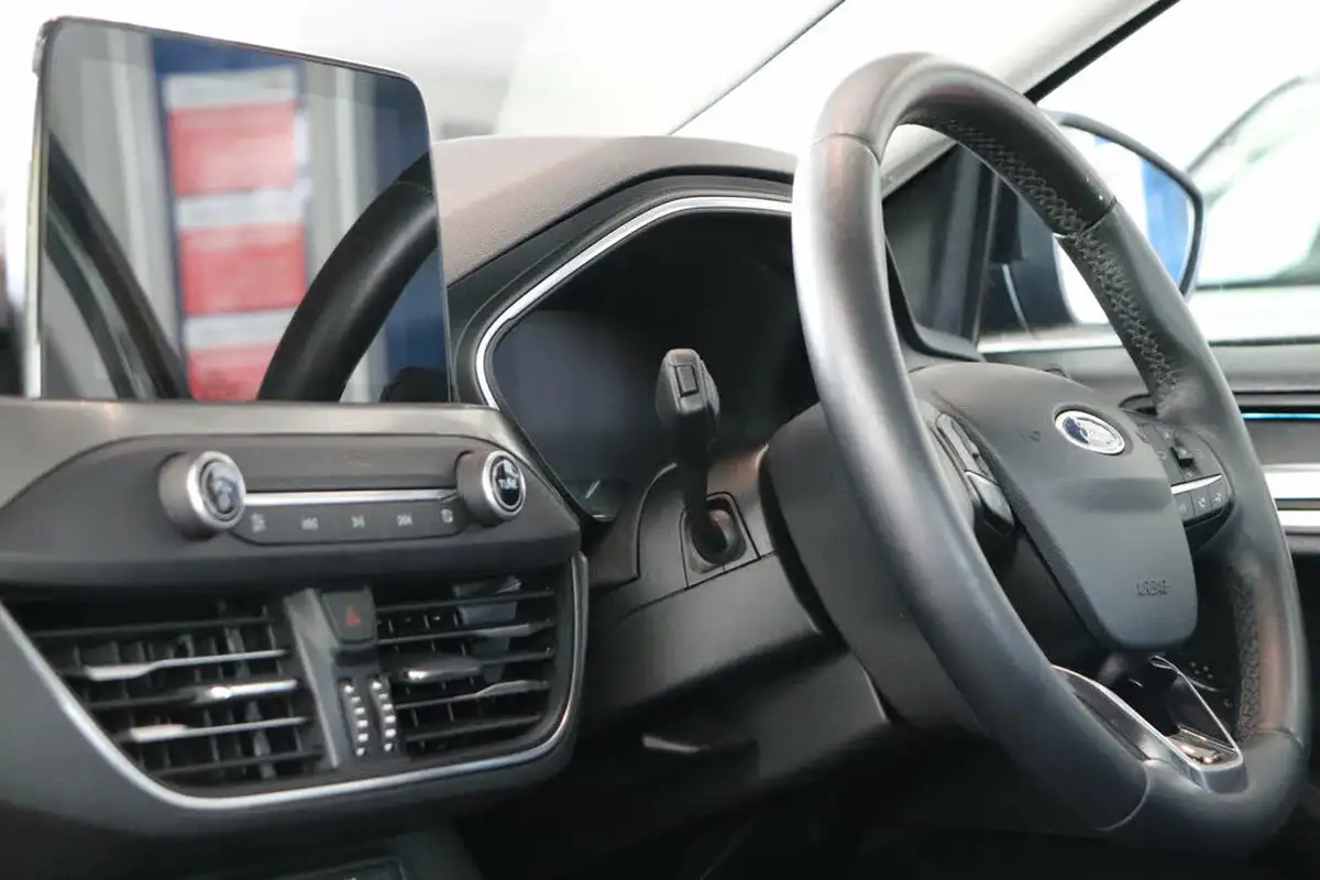 2019-ford-focus-10t-titanium-ss-hatchback-big-44
