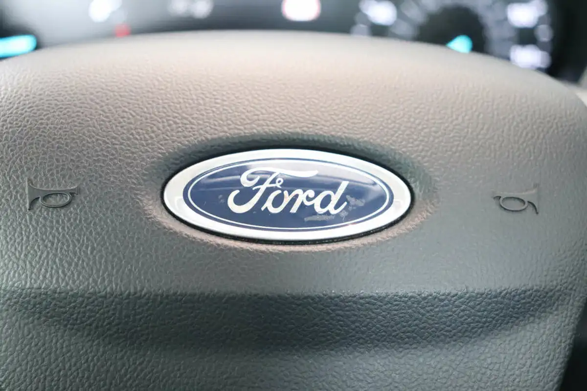 2019-ford-focus-10t-titanium-ss-hatchback-big-68