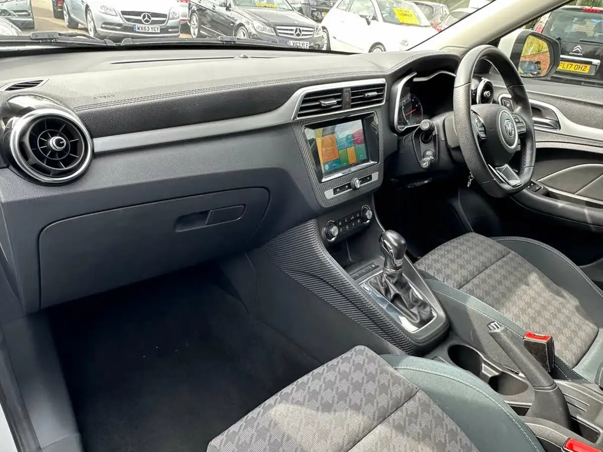 2019-mg-zs-suv-10t-gdi-excite-111ps-big-9