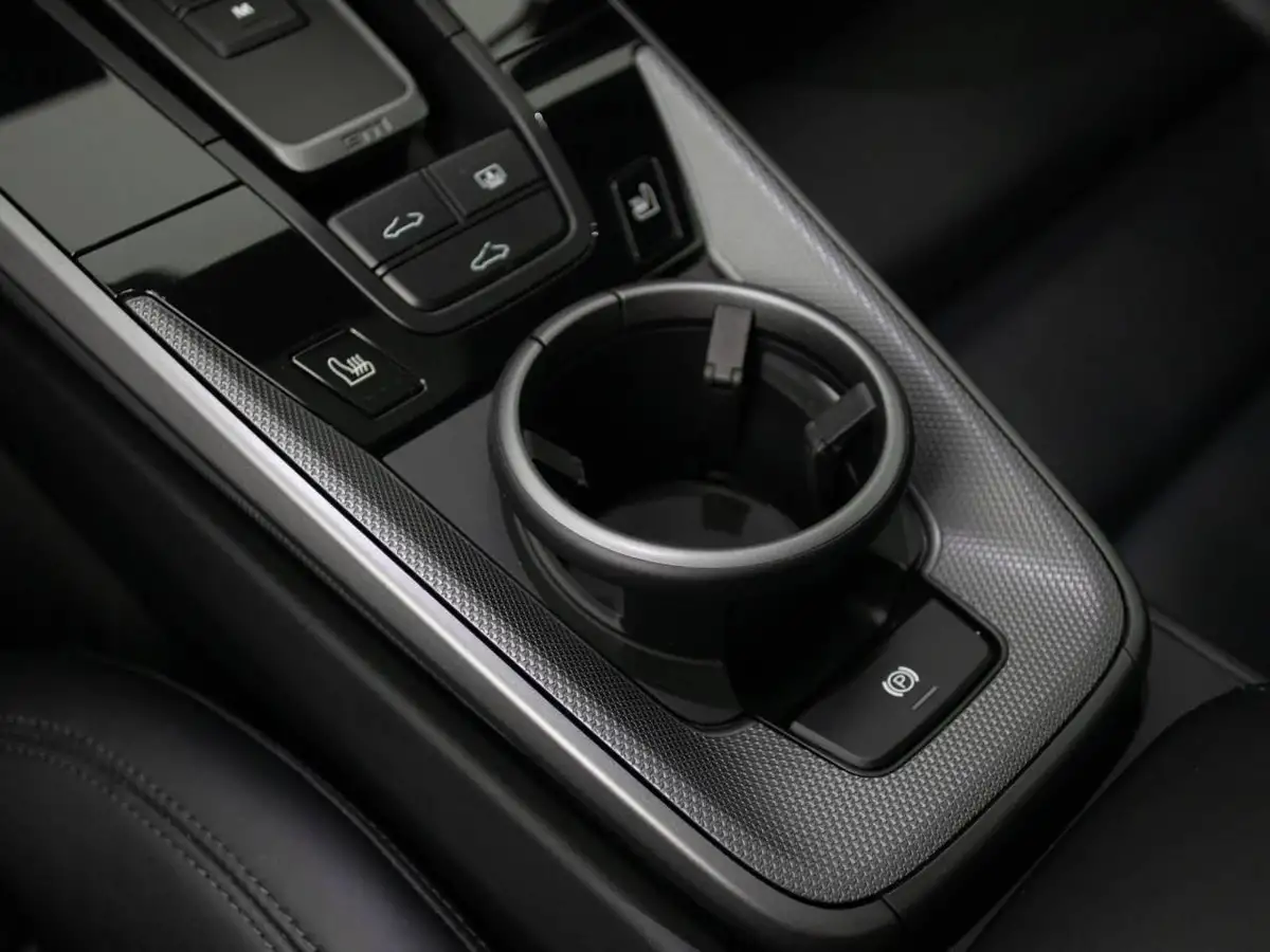 2021-porsche-911-30-carrera-coupe-big-30
