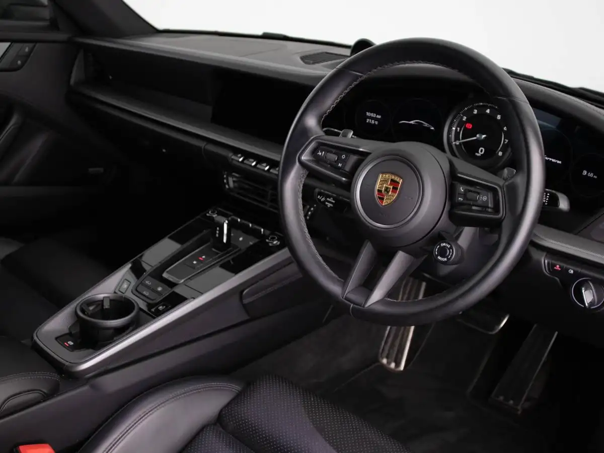 2021-porsche-911-30-carrera-coupe-big-6