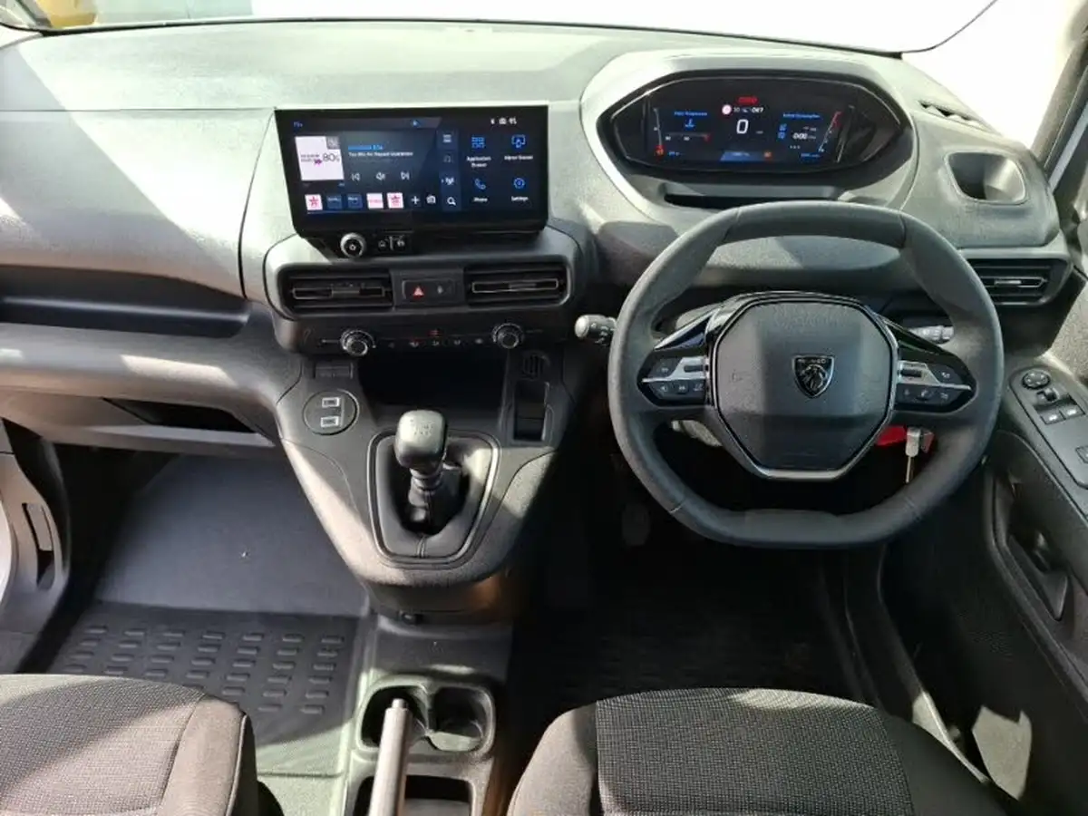2024-peugeot-partner-15-bluehdi-professional-100pseu6d-big-2