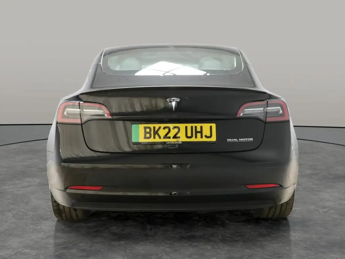 2022-tesla-model-3-e-performance-big-15