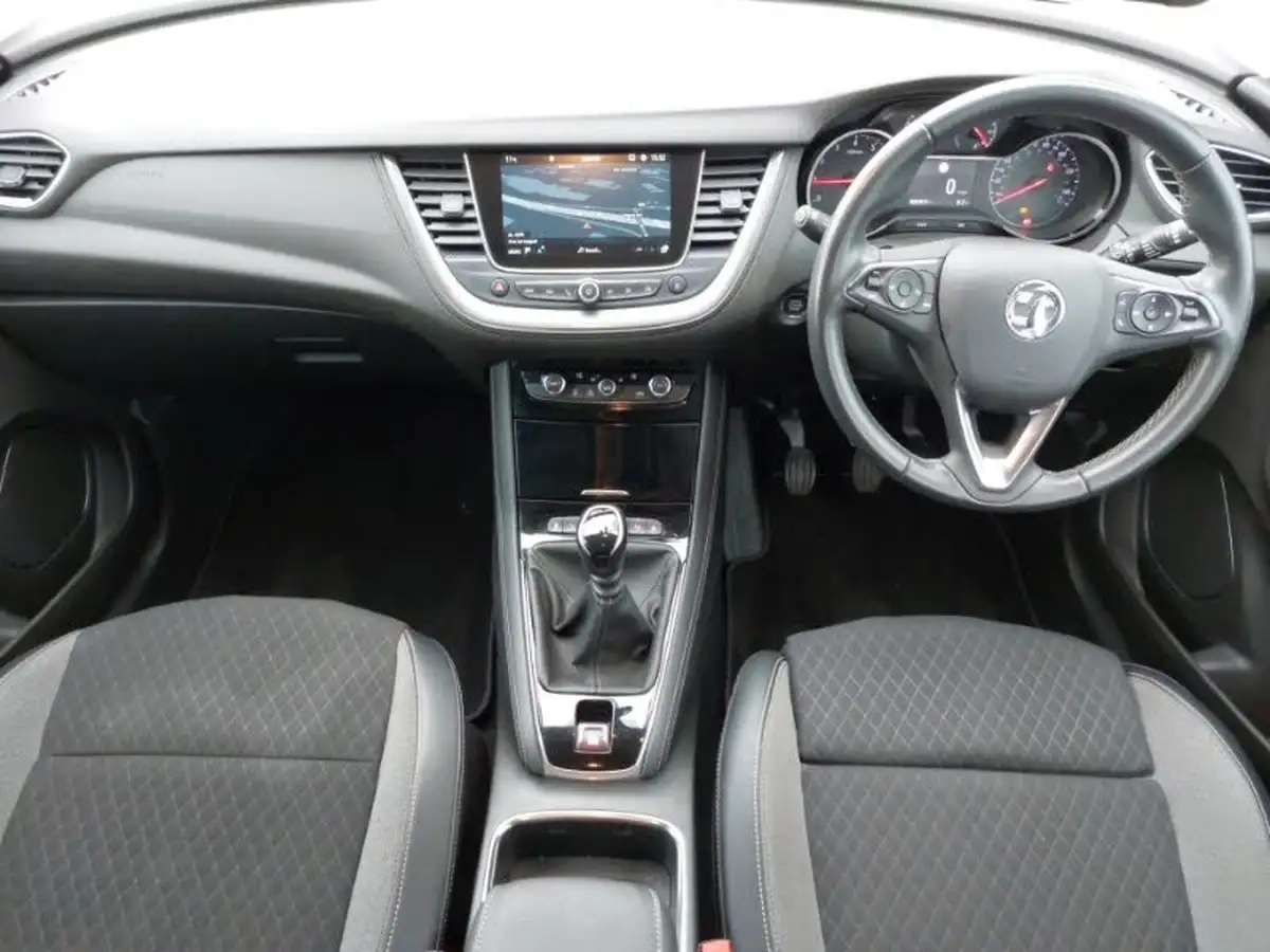 2021-vauxhall-grandland-x-12-griffin-big-2