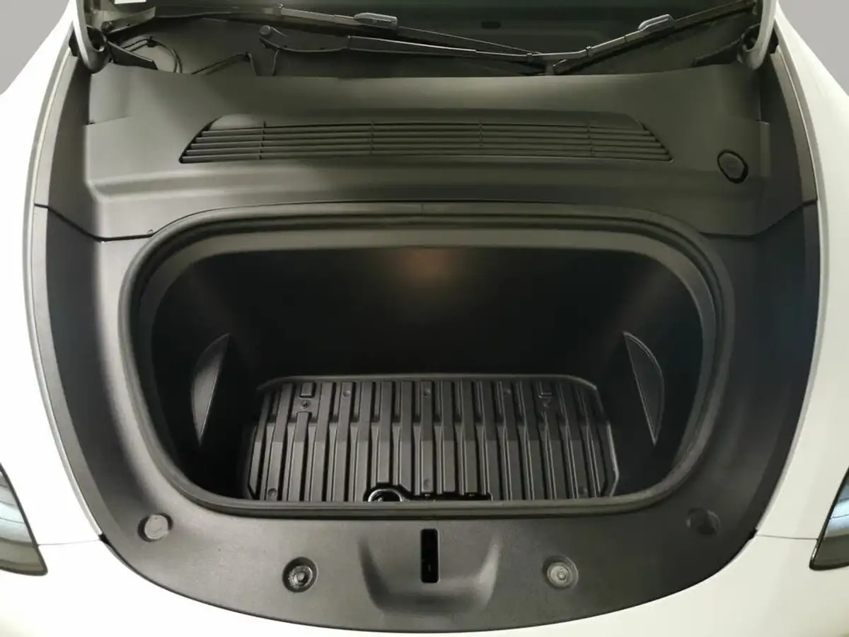 2023-tesla-model-y-e-rwd-big-43