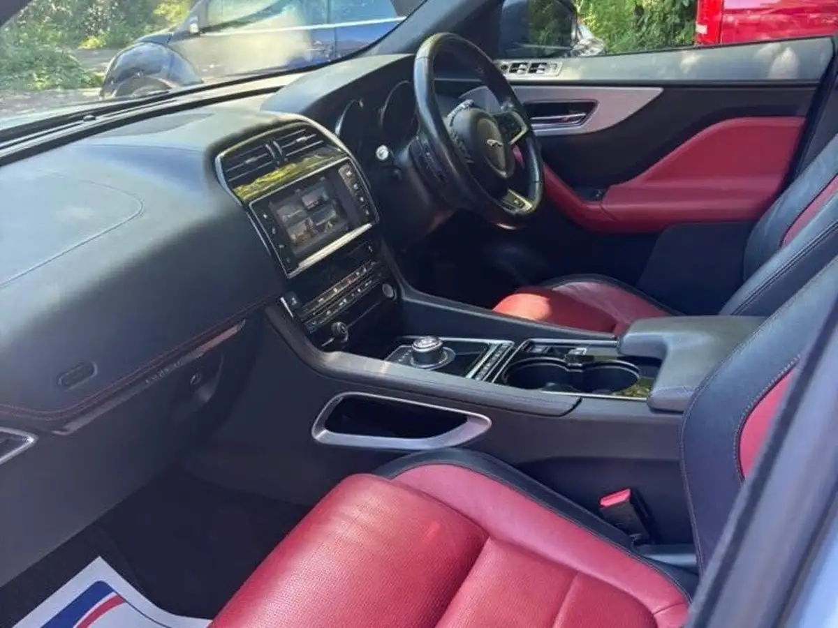 2016-jaguar-f-pace-20-i4d-r-sport-awd-auto-big-11