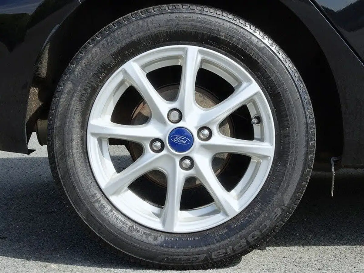 2018-ford-fiesta-10t-zetec-5d-big-7
