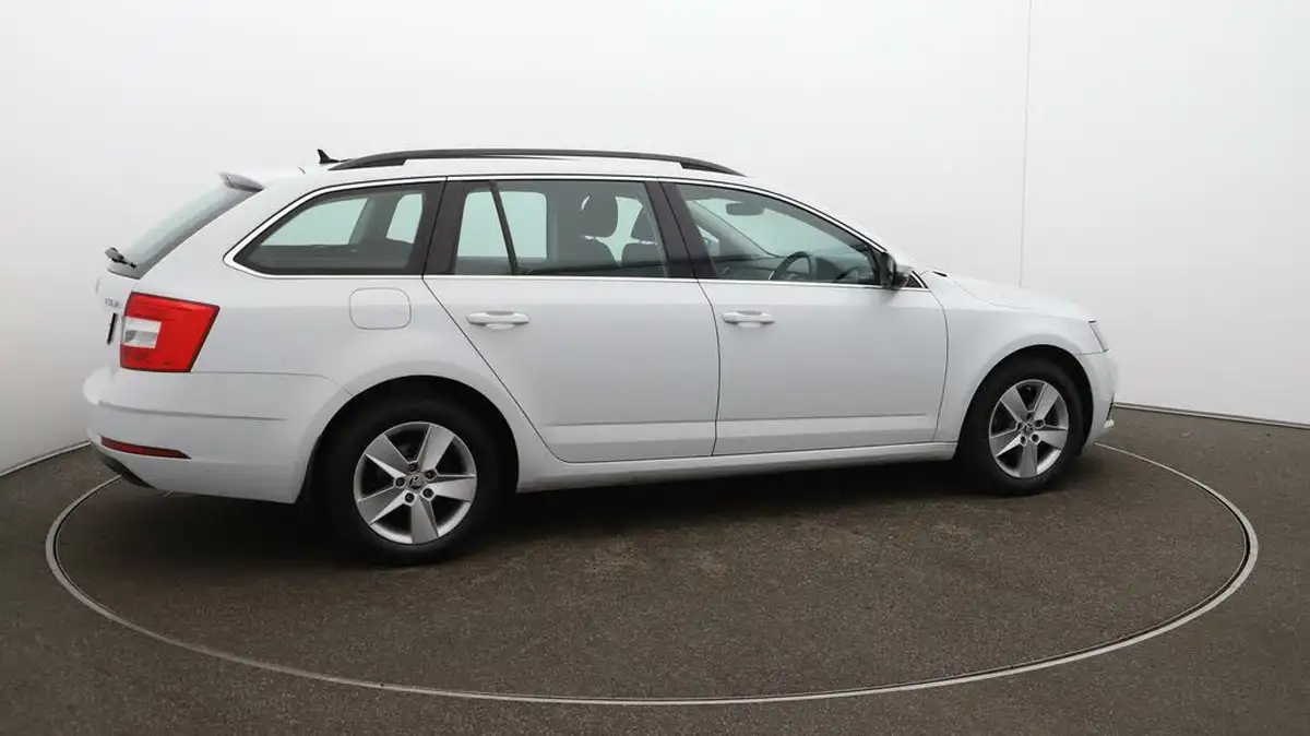 2020-skoda-octavia-16tdi-se-technology-estate-big-50
