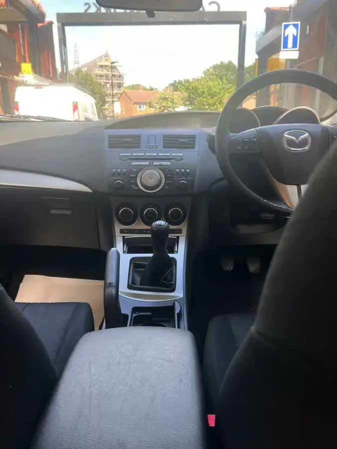 2009-mazda-mazda3-16-ts-hatchback-5d-big-6