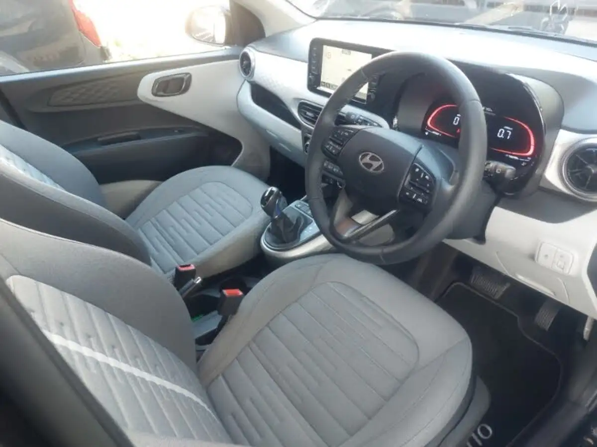 2025-hyundai-i10-10-premium-63ps-auto-big-17