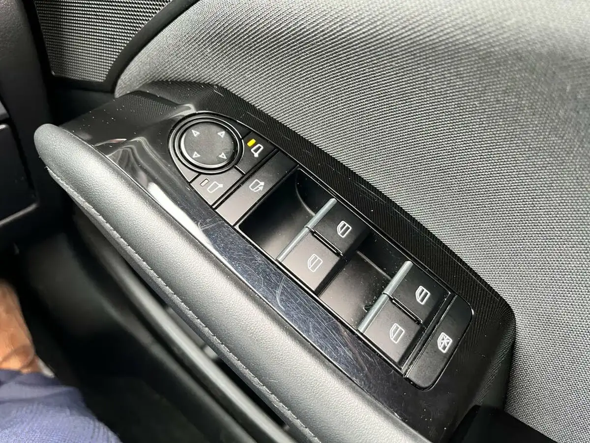 2022-mazda-mazda3-20-sport-lux-186ps-saloon-4d-big-52